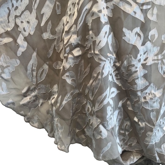 NWT Betsey Jonhson Women's Gray Sheer/Crushed Velvet Gorgeous Floral Shawl/Wrap - Picture 8 of 8